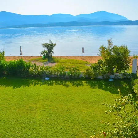 Alekos Houses-alekos Complex * Lixouri